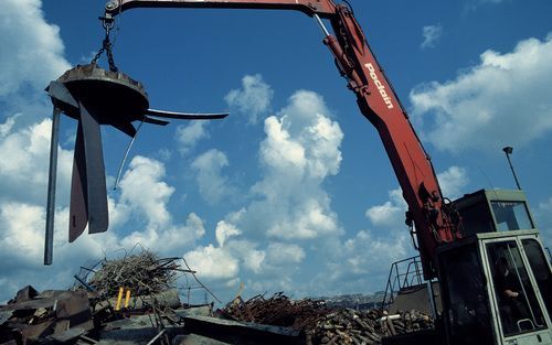 GRONINGEN â€“ Het dievengilde heeft het koper ontdekt. Door de extreem hoge metaalprijzen is koper letterlijk roofgoed geworden. Geen bliksemafleider is meer veilig. Recyclingbedrijven krijgen regelmatig partijen koper met een onbestemde afkomst aangebode