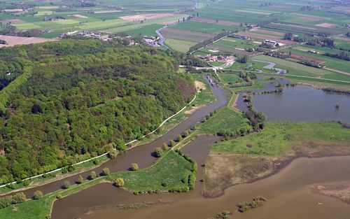 RHENEN â€“ Het begin van de Grebbelinie, bij Rhenen. De verdedigingslinie, die helemaal doorloopt tot Bunschoten Spakenburg, wordt de komende jaren voor 40 miljoen euro opgeknapt. Foto provincie Utrecht