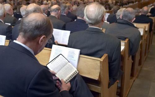 PUTTEN â€“ In Putten werd zaterdag de jaarlijkse bijeenkomst van de Bond van Hervormde Mannenverenigingen op gereformeerde grondslag gehouden. Een van de sprekers, ds. A. J. Mensink uit Driesum, spoorde in zijn toespraak de aanwezige mannen aan werk te ma