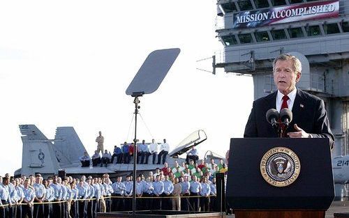 De gloriedagen waarop president Bush op een vliegdekschip in de Perzische Golf het einde van de oorlog in Irak uitriep, behoren al lang tot het verleden. Foto EPA