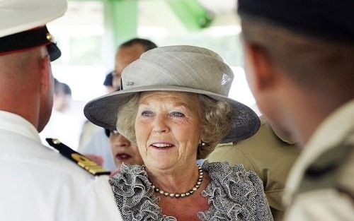 CURACAO - Koningin Beatrix brengt een bezoek aan de Nederlandse basis Suffisant waar Antilliaanse jongeren een opleiding volgen. ANP PHOTO