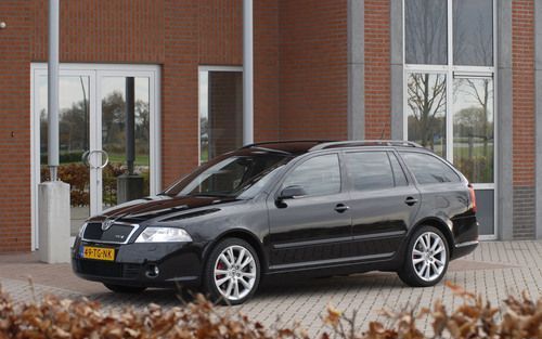 Skoda biedt met de lekker sportieve Octavia RS een unieke uitvoering aan. Foto’s Tony Vos