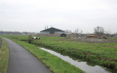 SCHELLUINEN – De polders bij Schelluinen, waar volgens een plan van de gemeente Giessenlanden een groot transportcentrum moet verrijzen. De inwoners zijn niet blij met het voorstel. Foto Geurt Mouthaan