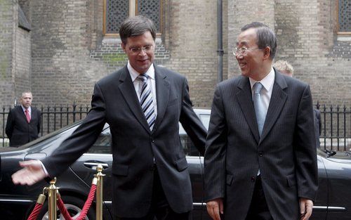 DEN HAAG - Premier Balkenende ontvangt secretaris-generaal van de Verenigde Naties Ban Ki-moon in Den Haag. Foto EPA