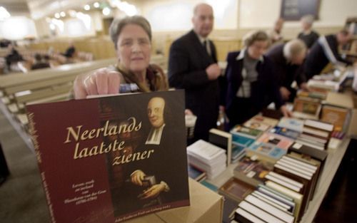 ROTTERDAM – In de Hoflaankerk in Rotterdam is donderdag een boek gepresenteerd over ds. Theodorus van der Groe. Zelf schreef de predikant over zijn ambtsbediening: „Ik, arme dienstknecht van Christus, heb een grote zucht tot de eeuwige zaligheid en de bek