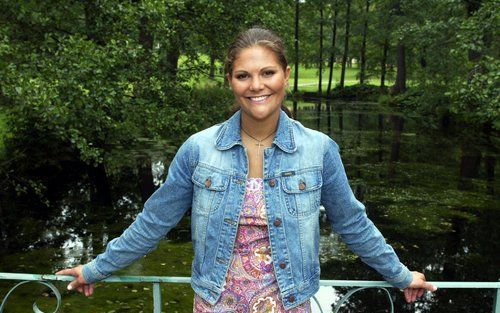 Prinses Victoria van Zweden opent op de eerste lentedag de Keukenhof. Foto EPA