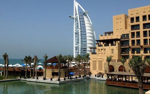 DUBAI – Ondanks toenemende concurrentie van andere emiraten hoeft Dubai niet voor zijn positie op de vastgoedmarkt te vrezen. „Dubai zal het centrum blijven. Dubai is niet zomaar een investering, het is een manier van leven”, zegt Mohamed Sharif, de topma