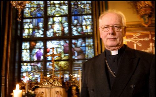 UTRECHT – Het Vaticaan heeft bekendgemaakt dat paus Benedictus XVI de ontslagaanvraag van de Nederlandse kardinaal Simonis (foto) zaterdag heeft aanvaard. De kardinaal blijft overigens gewoon in functie tot zijn opvolger aantreedt. Foto: RD, Henk Visscher