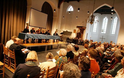 „Terecht heeft prof. dr. W. B. H. J. van de Donk van de WRR in zijn oecumenelezing 2007 de vinger gelegd bij de ”seculariseringsthese” die sociologen hanteren inzake religie in dit land, met nadruk op modernisering. Geseculariseerde sociologen streven de 