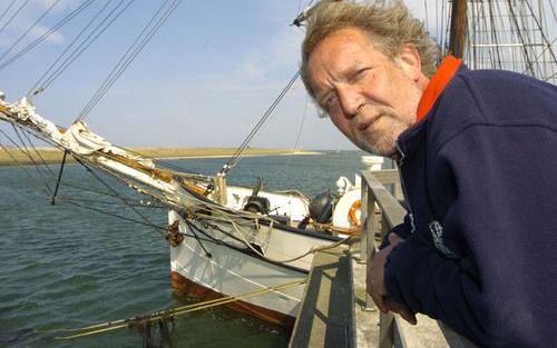 KAMPERLAND – Ervaren zeiler Pieter de Kam (56) en zijn vrouw Ineke gaan de reizen van Paulus navaren. Het echtpaar uit Kamperland kocht mede voor dat doel tallship Astrid. „We zien onze reizen als een stukje evangelisatie. We moeten meer afhankelijk van G