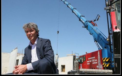 UTRECHT – Amstel Lease opereert in de markt van de zogenaamde equipment lease. Het gaat om roerende en onroerende zaken die bedrijven gebruiken bij het ondernemen. Philip Kok, marketing directeur: „Leasen kan duurder zijn, ja. Maar als je écht alle factor