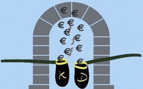 APELDOORN - Wat valt er ruim een halfjaar na de invoering van de euro over de kerkelijke inkomsten te zeggen? Zijn ze met 10 procent gestegen, zoals wel werd verwacht? Een kleine rondgang door kerkelijk Nederland lijkt de uitspraak te rechtvaardigen dat i