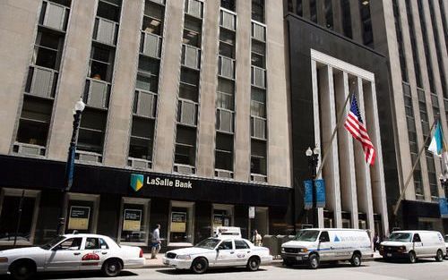 Het hoofdkwartier van de tot ABN AMRO behorende LaSalle Bank in Chicago. Met de spoedverkoop van LaSalle, een van de kroonjuwelen van ABN AMRO, aan de Bank of America probeerde ABN AMRO minder aantrekkelijk te worden voor het consortium van drie banken da