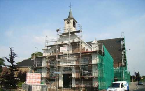 WEZEP – De Dorpskerk in Wezep, gebouwd in 1863, ondergaat een grondige opknapbeurt. Foto RD.