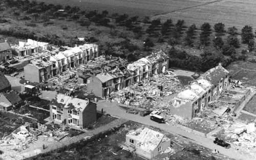 TRICHT – Het Gelderse plaatsje Tricht werd veertig jaar geleden getroffen door een windhoos. In nauwelijks vijftien seconden richtte het natuurverschijnsel een enorme ravage aan. Er vielen vijf slachtoffers. Inwoners van Tricht houden maandag in de hervor