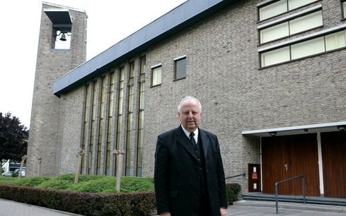 ZWIJNDRECHT – Ds. J. Veenendaal: „Eenheid forceren, zal niet lukken. Het gaat vanzelf, of het gaat helemaal niet.” Foto RD,Sjaak Verboom