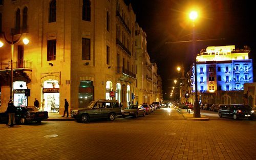 BEIROET – ’s Nachts is Beiroet een ware spookstad. Het centrum van de Libanese hoofdstad wordt al maanden bezet door Hezbollah. In het noorden strijdt het leger met fundamentalisten, in het zuiden ontploffen wekelijks bommen. Foto RD, Sjaak Verboom