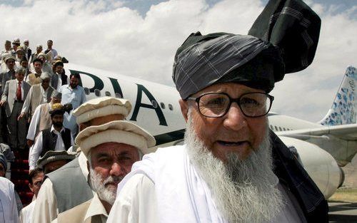 KABUL – Pakistaanse stamoudsten arriveerden woensdag op de luchthaven van Kabul om Pakistaans Afghaans vredesoverleg bij te wonen. De 650 deelnemers uit het grensgebied van Pakistan en Afghanistan zijn in de Af ghaanse hoofdstad bijeen om een gezamenlijke