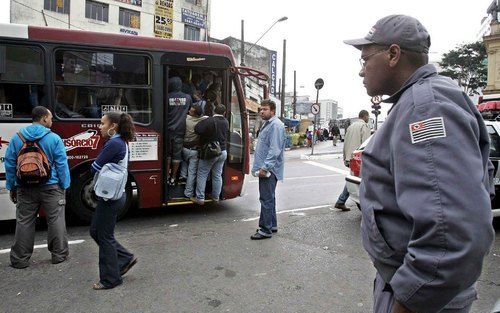 SAO PAULO – Het busverkeer tussen Rio de Janeiro, Sao Paulo en Belo Horizonte is dit jaar met 30 procent gestegen, zo blijkt uit cijfers van het centrale busstation in Rio. De stijging is mede te danken aan vertragingen en risico’s bij vliegreizen. De luc