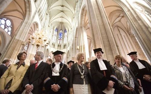 UTRECHT – Hoogleraren tijdens de opening van het academisch jaar maandag in de Utrechtse Domkerk. „Europa is een wetenschappelijk ontwikkelingsland”, zei minister Plasterk van Onderwijs tijdens de bijeenkomst. Foto ANP