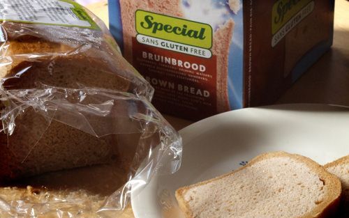 Overschakelen naar een glutenvrij eetpatroon is niet gemakkelijk, weet diëtiste Jessica Kiefte de Jong. Brood moet bijvoorbeeld van tafel. „Gelukkig zijn broodmixen tegenwoordig steeds beter samengesteld en hebben de meeste natuurvoedingswinkels een ruim 