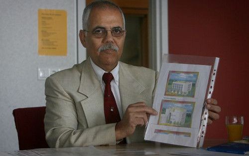 APELDOORN – De Arabische predikant George Kazoura wil een nieuw kinderthehuis in Rama bouwen. Deze week was hij in Nederland op uitnodiging van Christenen voor Israël. Foto RD, Anton Dommerholt