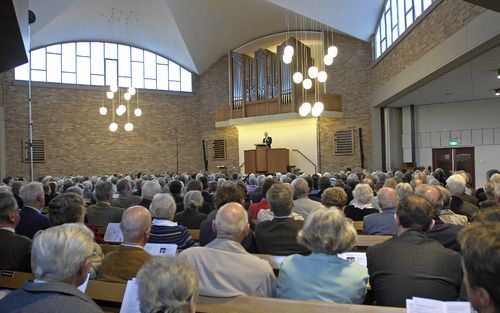 APELDOORN – De Theologische Universiteit Apeldoorn (TUA) hield zaterdag haar jaarlijkse schooldag. Het thema op de schooldag, die werd gehouden in het universiteitsgebouw van de TUA, de christelijke gereformeerde Barnabaskerk en het kerkgebouw van de gere