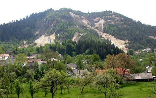 ROSIA MONTANA – Een klein maar dapper dorp in Roemenië houdt al elf jaar lang tegen dat Gold Corporation goud delft onder zijn huizen. Foto RD