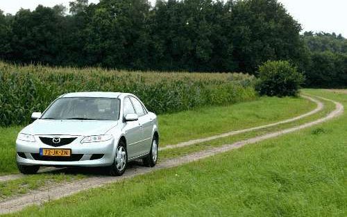 De Mazda6 doet zijn voorganger 626 snel vergeten. De 6 is een prima auto, maar dat zijn zijn concurrenten ook. Het Japanse automerk zal het verloren marktaandeel dan ook vooral met een gunstige prijsstelling terug moeten krijgen. - Foto’s RD, Henk Vissche