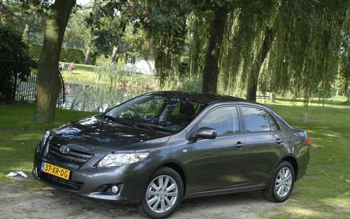 Met de nieuwe sedan blijft de vertrouwde naam Corolla binnen het Toyotaprogramma behouden. Op dit moment alleen voor een uitermate keurige sedan. Foto’s Tony Vos