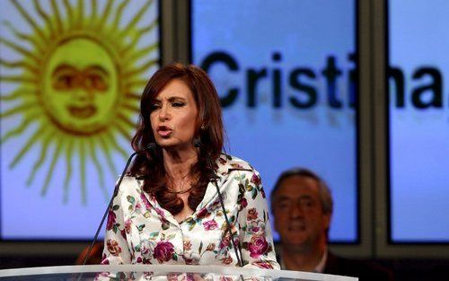 Cristina Fernàndez de Kirchner heeft maandag de overwinning bij de Argentijnse presidentsverkiezing opgeëist. FOTO EPA