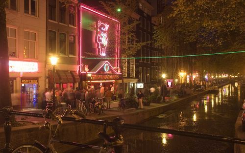 „Uit enkele grote onderzoeken naar vrouwenhandel blijkt dat ook in de vergunde prostitutiesector op grote schaal misstanden voorkomen.” Foto ANP