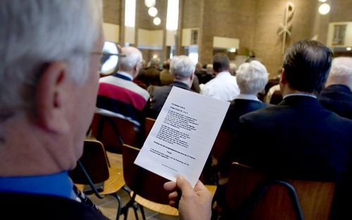 NUNSPEET – De Bond van Christelijke Gereformeerde Mannenverenigingen belegde zaterdag in Nunspeet zijn jaarlijkse bondsdag. Thema was ”Geloof en gevoel”. Ds. H. Polinder: „We worden niet behouden omdat we iets voelen, maar omdat we geloven in de Zoon van 