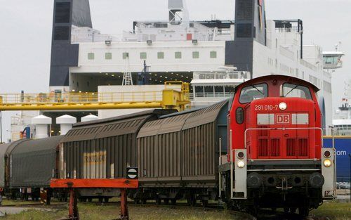 Door een landelijke staking van Duitse treinmachinisten stonden vrijdag honderden goederentreinen in heel Duitsland stil. Foto ANP