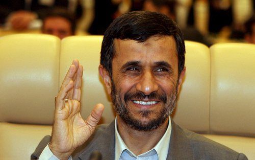 TEHERAN - Een conservatieve krant in Teheran heeft woensdag felle kritiek geuit op de Iraanse president Mahmoud Ahmadinejad. Foto EPA