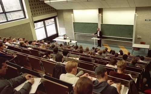 Collegezaal van de Vrije Universiteit, waar prof. dr. G. Harinck zijn ambt aanvaardde als hoogleraar collectievorming en geschiedenis van het neocalvinisme. Foto ANP