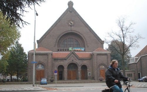 BREDA – De pastoor van de Margarita Mariakerk in Tilburg mag doorgaan met het klokluiden om kwart over zeven ’s ochtends. De rechtbank in Breda verklaarde maandag een protest van omwonenden ongegrond. Foto RD.