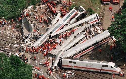 ESCHEDE - Op 3 juni 1998 veroorzaakte een kapot wiel een treinongeluk in het Duitse Eschede. Er kwamen 101 mensen om het leven. De trein ontspoorde en raakte met een snelheid van ruim 200 kilometer een pijler van een viaduct. Drie voormalige functionariss