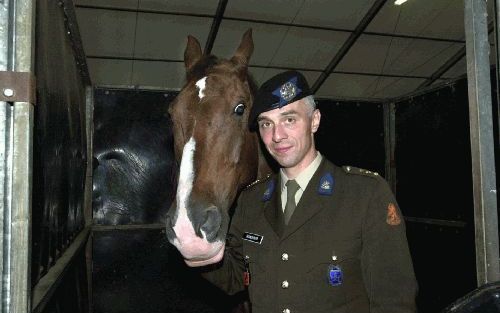 DEN HAAG - Reserveritmeester Amin Mansour is dinsdag tijdens Prinsjesdag pelotonscommandant van het Cavalerie Ere-Escorte. Dinsdagmiddag brengt het escorte een eresaluut aan de Koningin en haar familie. - Foto Jos van Leeuwen