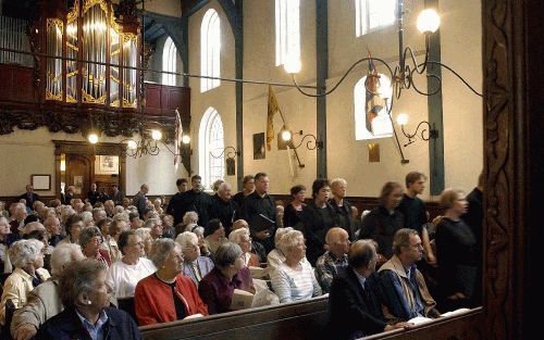 AMSTERDAM - De Stichting Alle-Dag-Kerk bestaat zeventig jaar. „Vroeger hadden we iedere dag in de middagpauze een kerkdienst, maar tegenwoordig alleen nog maar op woensdagmiddag”, zegt voorzitter ds. J. G. Meynen. - Foto PaulDijkstra