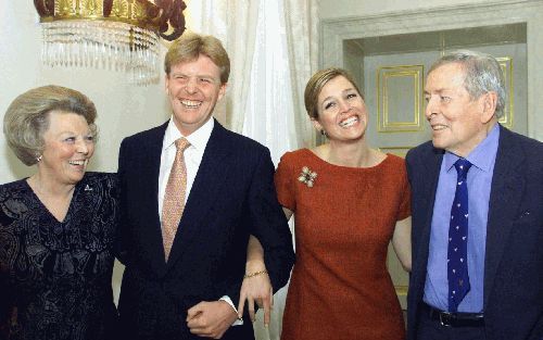 DEN HAAG - Prins Claus en Máxima bij haar verloving met kroonprins Willem-Alexander. Historicus en publicist Van Cruyningen: „Ik hoop dat Maxima diezelfde deskundigheid weet te verwerven, datzelfde gevoel voor hoe de verhoudingen liggen.”