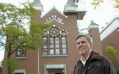 ROTTERDAM-DELFSHAVEN - J. Beukema: „Ik verwachtte dat na verloop van tijd veel mensen tot geloof zouden komen en dat er een doorbraak zou komen in kerk en wijk op allerlei terreinen. Maar dat leer je wel af.” Beukema neemt zaterdag afscheid als IZB-evange