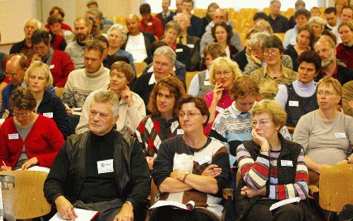 VEENENDAAL - Member Care (een nieuwe werkgroep van EZA) belegde zaterdag in Veenendaal een studiedag voor medewerkers van zendingsorganisaties, zendelingen en leden van zendingscommissies. Het thema was: ”Volhouden?! Toerusting tot geestelijke weerbaarhei