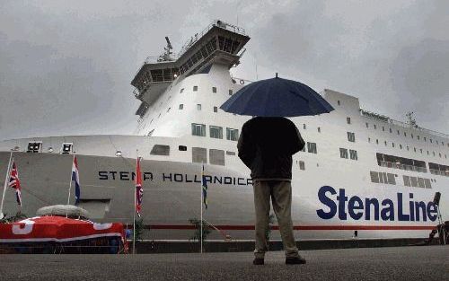 HOEK VAN HOLLAND - Rederij Stena Line, die vanuit Hoek van Holland op Groot-BrittanniÃ« vaart, is al twee maanden in verhoogde staat van paraatheid uit angst voor terroristische aanslagen. Waarschuwingen voor een aanslag leidden in het weekeinde tot scher