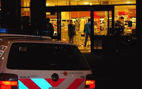 AMSTERDAM - Het Albert Heijn-filiaal aan de Eerste Van Swindenstraat in Amsterdam-Oost was donderdag voor de tweede keer in korte tijd doelwit van winkeldieven en het decor van een achtervolging. Twee medewerkers van hetzelfde filiaal achtervolgden onlang