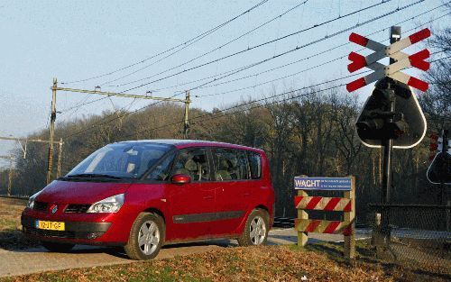 Met de vierde generatie Espace borduurt Renault voort op de successtory van dit type. De fabrikant zet in op een marktaandeel van 20 procent. De Espace IV heeft het in zich dat waar te maken. - Foto RD, Anton DommerholtÂ¶