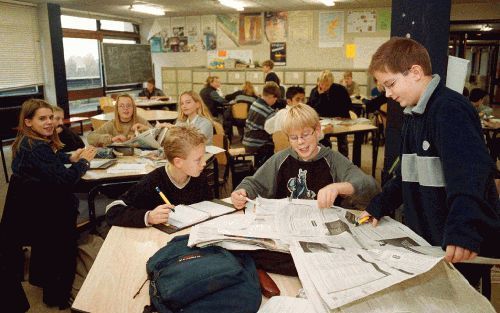 „De reformatorische school roept niet op tot het haten van homo’s, maar wijst op grond van Gods Woord homofiele levenspraktijken af. De reformatorische school leert geen discriminatie van de vrouw, maar wijst vanuit de Schrift op gelijkwaardigheid van man