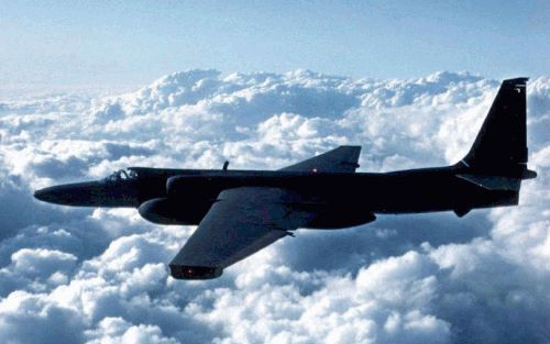 WASHINGTON - Een archieffoto van de ”Dragon Lady” oftewel de ”U-2”. Ondanks de respectabele leeftijd van bijna vijftig jaar vertrouwen de Amerikaanse inlichtingendiensten en strijdkrachten nog altijd bijna blindelings op hun oude paradepaardje. - Foto EPA