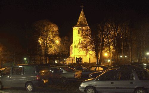 GARDEREN - In de hervormde kerk van Garderen werd dinsdagavond in het kader van de Tweede-Kamerverkiezingen woensdag een regionale bidstond gehouden. Ds. D. Heemskerk, ds. C. A. van Dieren en ds. A. van Voorden voerden er het woord. De belangstelling was 