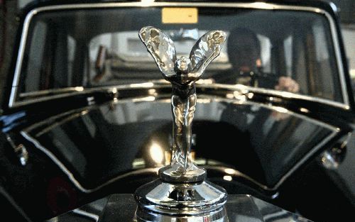 AMSTERDAM - Op de Autorai, die vrijdag voor het publiek haar deuren opent is ook de trouwauto van Willem Alexander en Maxima te zien. Het is een Rolls Royce uit 1957, ex-hofauto van Koningin Juliana. De autobeurs is open tot en met 12 februari. - Foto ANP